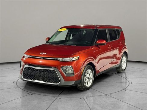 Used 2022 Kia Soul LX w/ Technology Package image 2