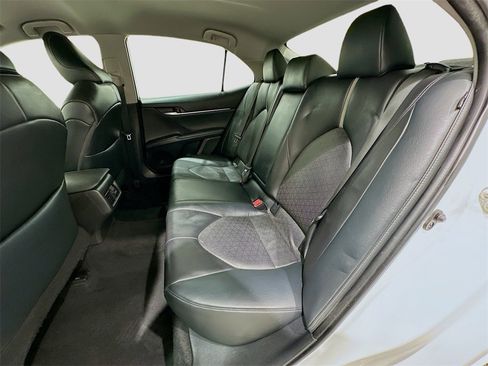 Used 2019 Toyota Camry XSE image 21