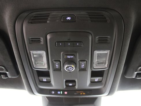 Certified 2023 Cadillac Escalade ESV V image 34