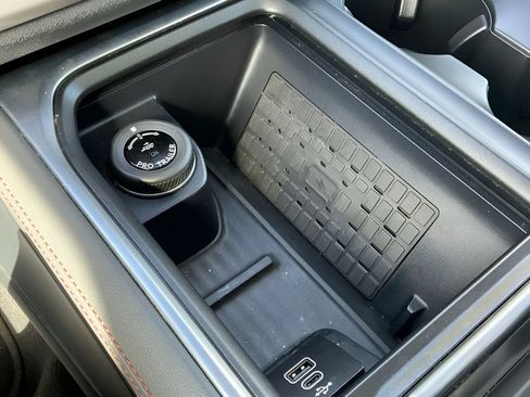 Used 2025 Ford Expedition Max Active RWD image 28