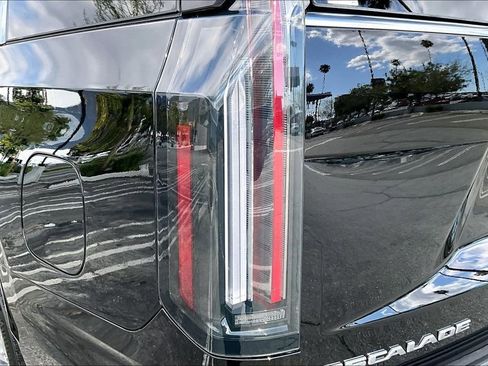 New 2026 Cadillac Escalade Luxury w/ LPO, Floor Liner Package AWD/4WD image 15