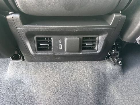 Used 2025 GMC Sierra 1500 SLT AWD/4WD image 16