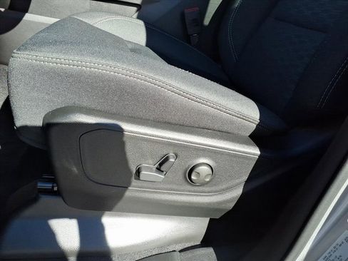 New 2026 RAM 1500 4x4 Crew Cab image 8