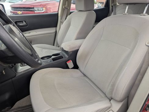 Used 2014 Nissan Rogue S FWD image 23