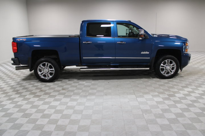 Used 2017 Chevrolet Silverado 2500 High Country w/ Duramax Plus Package AWD/4WD image 12