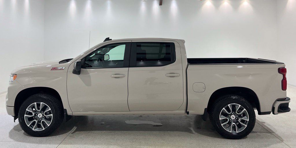 Used 2026 Chevrolet Silverado 1500 RST AWD/4WD image 2