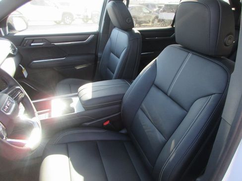 New 2026 GMC Acadia Elevation w/ Black Edition image 13