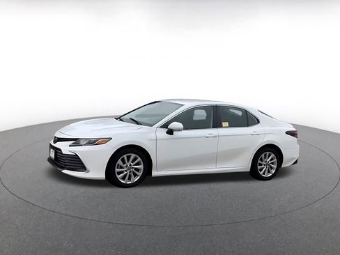 Used 2023 Toyota Camry LE image 8