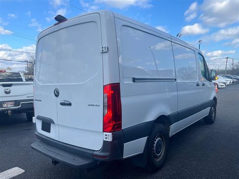 Used 2022 Mercedes-Benz Sprinter 2500 image 8
