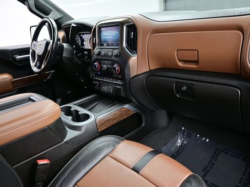 Used 2021 Chevrolet Silverado 1500 High Country w/ Technology Package AWD/4WD image 17