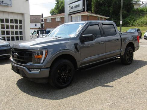 Used 2022 Ford F150 XLT w/ XLT Black Appearance Package image 7