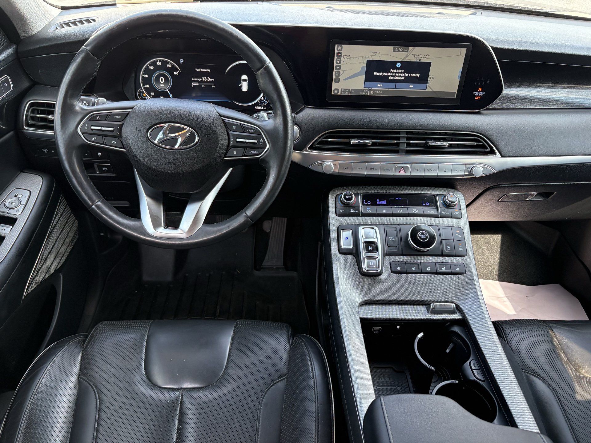 Used 2021 Hyundai Palisade Limited w/ Cargo Package FWD image 2