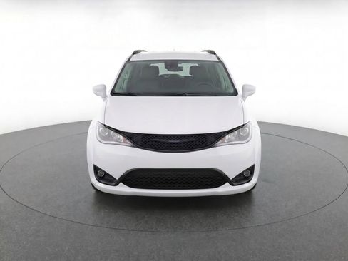 Used 2020 Chrysler Pacifica Touring-L Plus w/ Advanced Safetytec Group FWD image 5