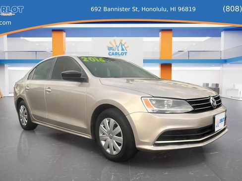 Used 2016 Volkswagen Jetta S image 2