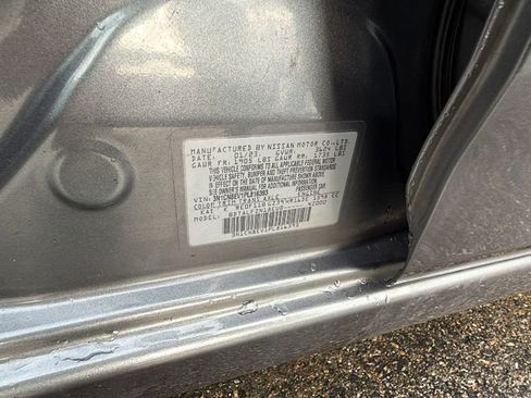 Used 2023 Nissan Versa SV image 33