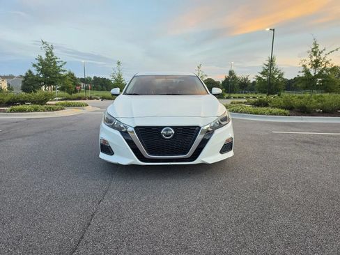 Used 2019 Nissan Altima 2.5 S FWD image 3