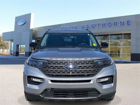 Certified 2022 Ford Explorer XLT w/ Equipment Group 202A image 2