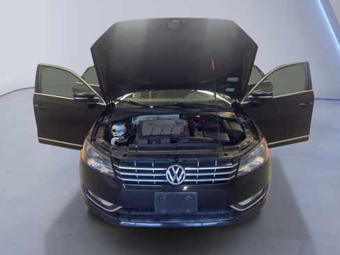 Used 2013 Volkswagen Passat TDI SEL Premium image 8