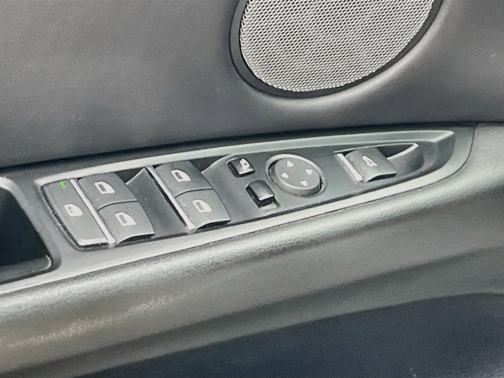 Used 2018 BMW X5 M AWD/4WD image 18