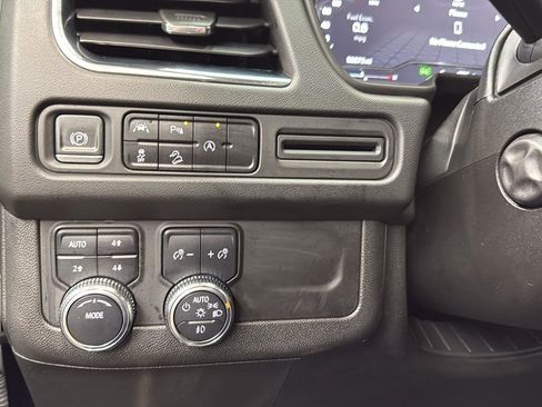 Used 2023 GMC Yukon XL AT4 image 18