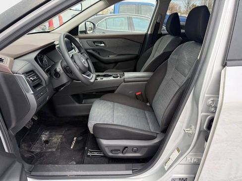 Certified 2023 Nissan Rogue SV image 12