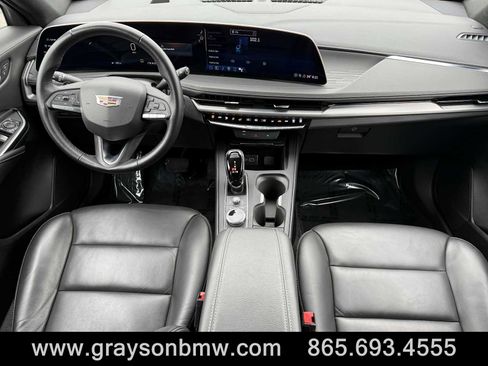 Used 2025 Cadillac XT4 Premium Luxury image 12