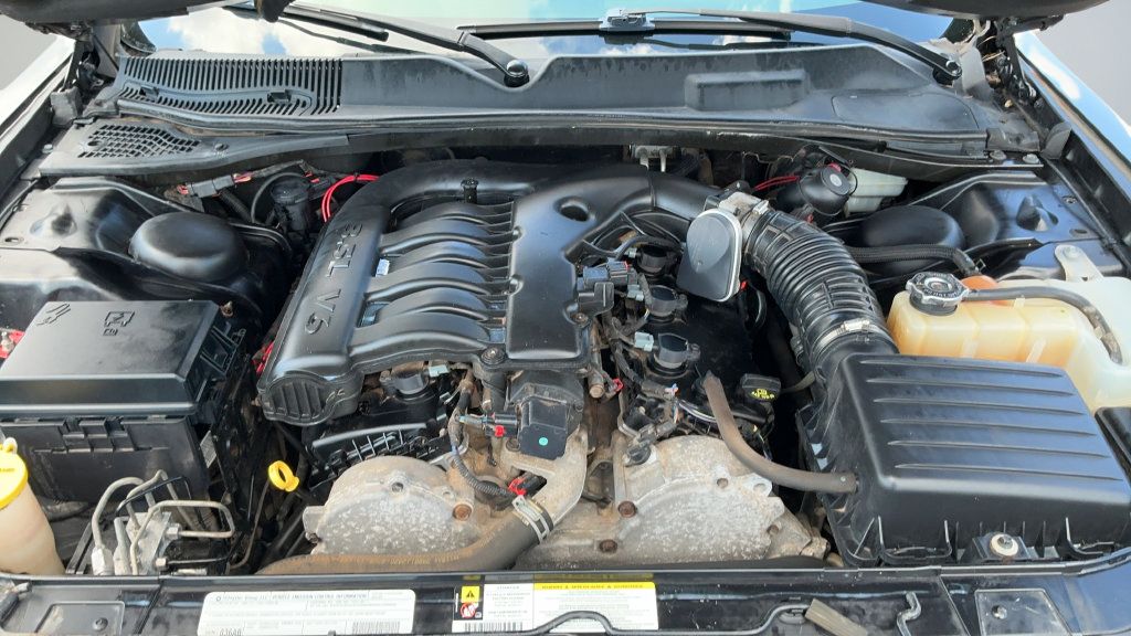 Used 2010 Dodge Challenger SE RWD image 18