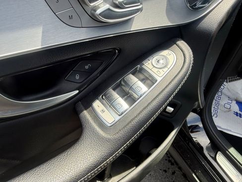 Used 2019 Mercedes-Benz GLC 300 4MATIC image 11