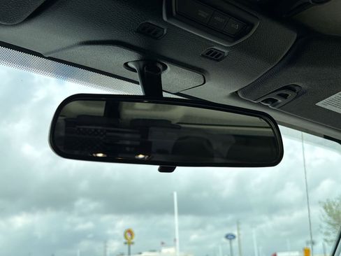 Used 2022 Jeep Gladiator Willys image 15