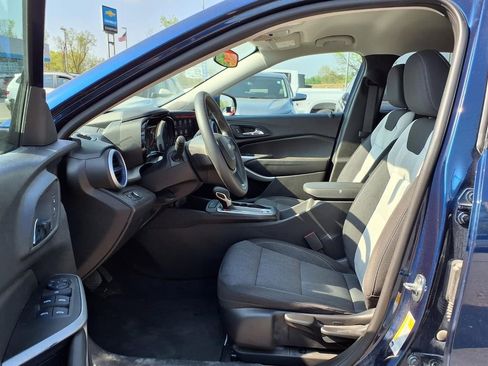 Used 2024 Chevrolet Trax LS w/ LS Convenience Package FWD image 19