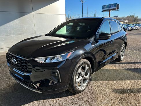 Used 2023 Ford Escape ST-Line w/ Tech Pack #1 image 4