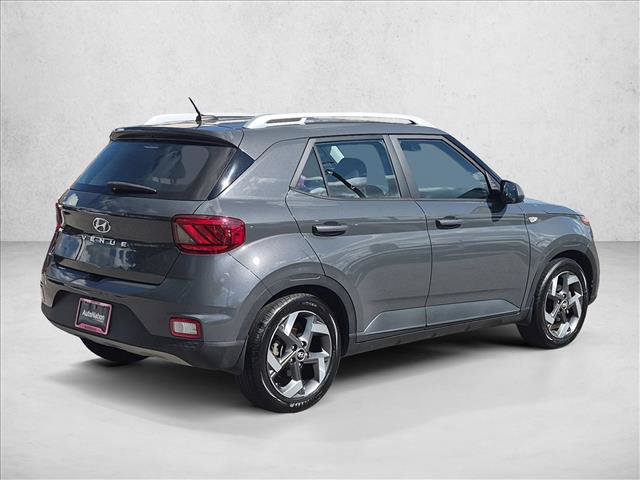 Used 2023 Hyundai Venue SEL FWD image 5