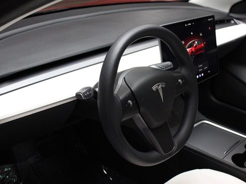 Used 2022 Tesla Model 3 image 25