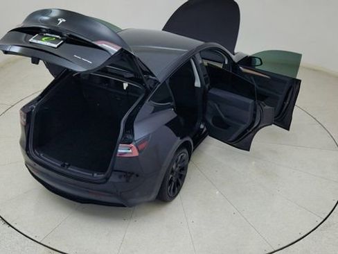 Used 2024 Tesla Model Y Long Range image 83