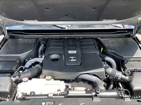 Used 2024 Lexus GX 550 w/ Accessory Package (2T) AWD/4WD image 31