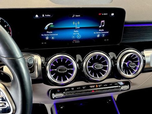 Used 2023 Mercedes-Benz GLB 250 image 17