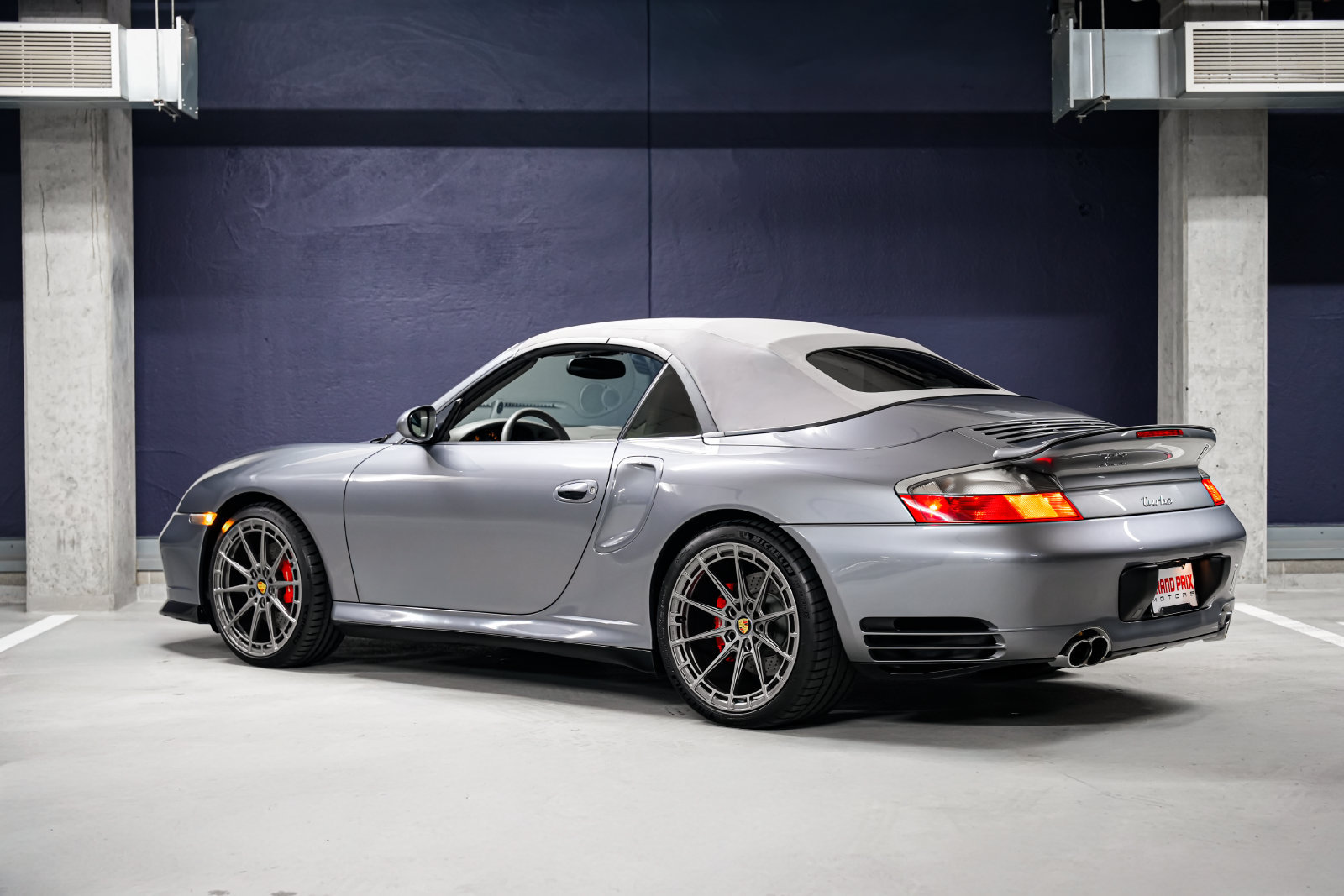 Used 2004 Porsche 911 Turbo AWD/4WD image 8