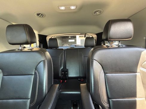 Used 2019 Chevrolet Traverse LT w/ LT Premium Package AWD/4WD image 21