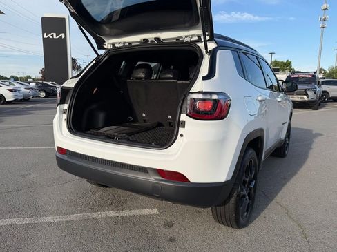 Used 2024 Jeep Compass Latitude w/ Altitude Special Edition AWD/4WD image 6