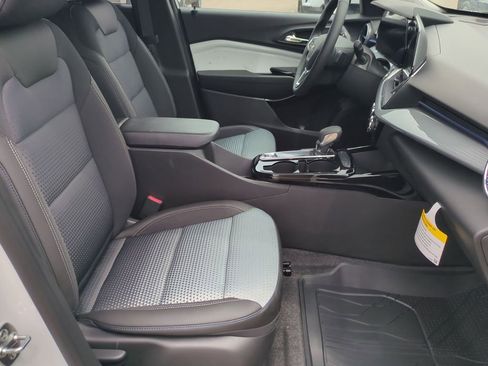 New 2025 Chevrolet Trax LT w/ Driver Confidence Package image 26