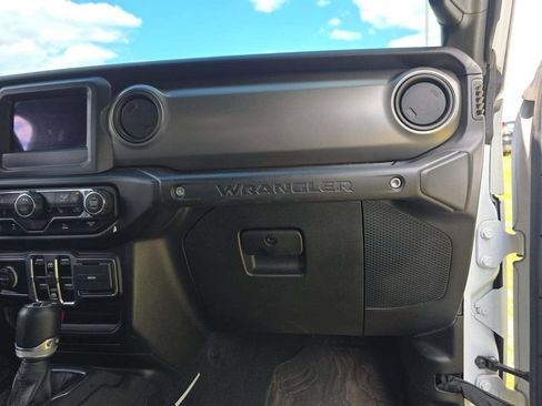 Used 2022 Jeep Wrangler Unlimited Sport AWD/4WD image 13