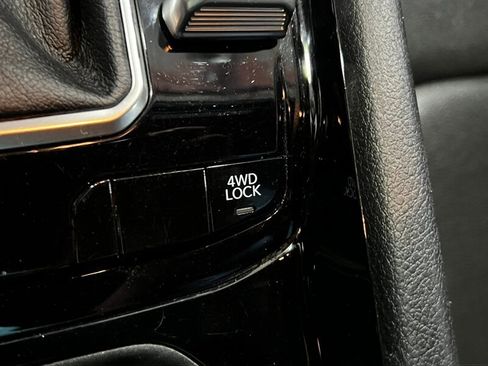 Used 2025 Jeep Compass Limited AWD/4WD image 34