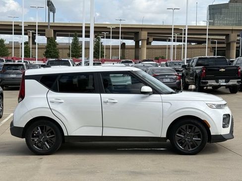 Used 2021 Kia Soul EX FWD image 3