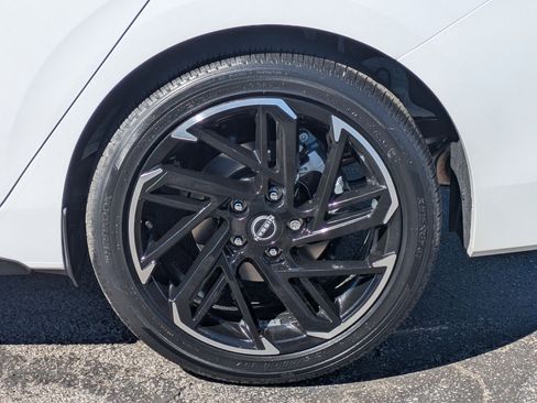 New 2026 Nissan Sentra SR w/ Floor Mat Package image 4