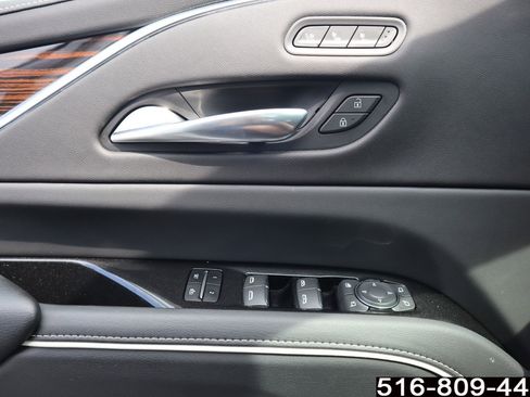 Used 2023 Cadillac Escalade Premium Luxury image 19