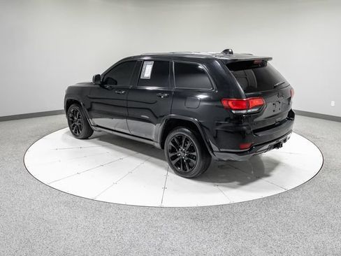 Used 2019 Jeep Grand Cherokee Altitude AWD/4WD image 31