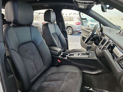 Used 2017 Porsche Macan image 10