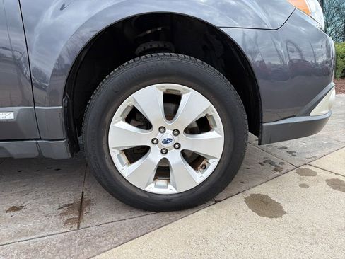 Used 2012 Subaru Outback 2.5i Limited image 12