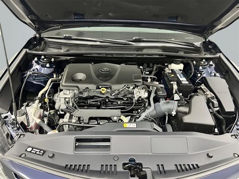 Used 2022 Toyota Camry SE image 19