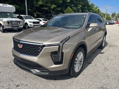 Used 2024 Cadillac XT4 Luxury FWD image 5